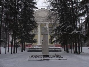 «Читаем, учимся, играем» вместе с библиотекой им. Бунина