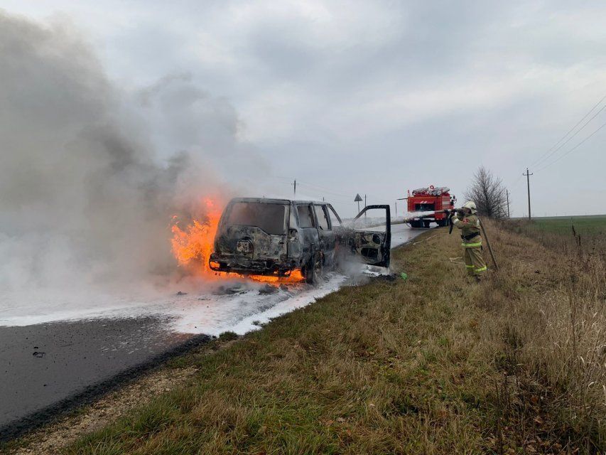 Под Орлом сгорела иномарка