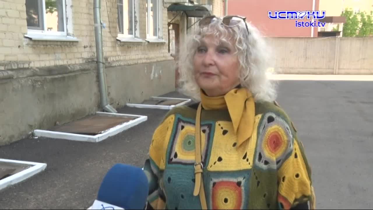 Ничейный подвал нашёлся в Орле по адресу 7-е Ноября. Все ведомства от него открещиваются, а жильцы дома и готовы его взять, но только не в таком состо...