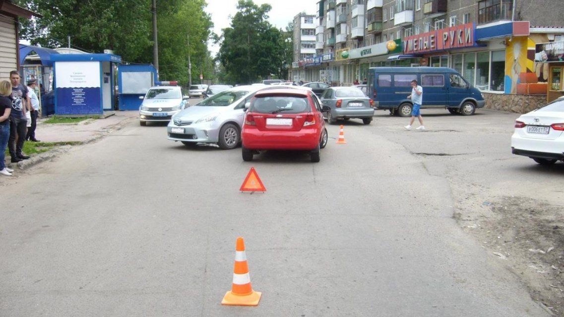 Семилетняя девочка пострадала при столкновении машин в Орле