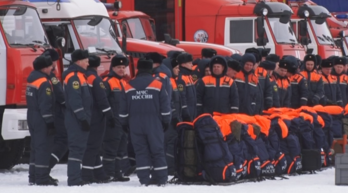 Орловские огнеборцы из главного управления МЧС России накануне провели масштабные учения на территории области.