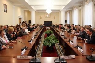 В администрации Орловской области наградили молодые таланты