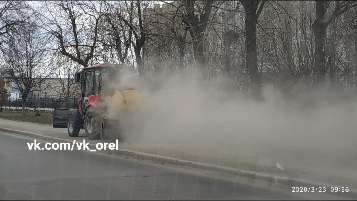 Фотофакт: «Спецавтобаза» превратила уборку Орла во вредительство