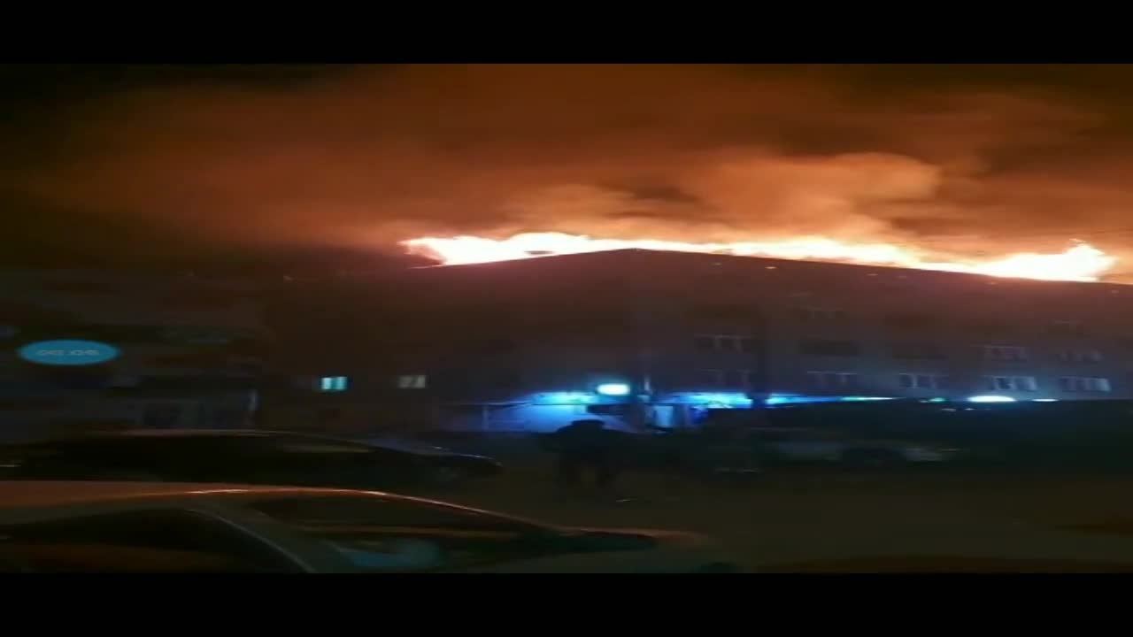 Рано утром во Мценске полыхали две многоэтажки. Эвакуировали 70 жильцов