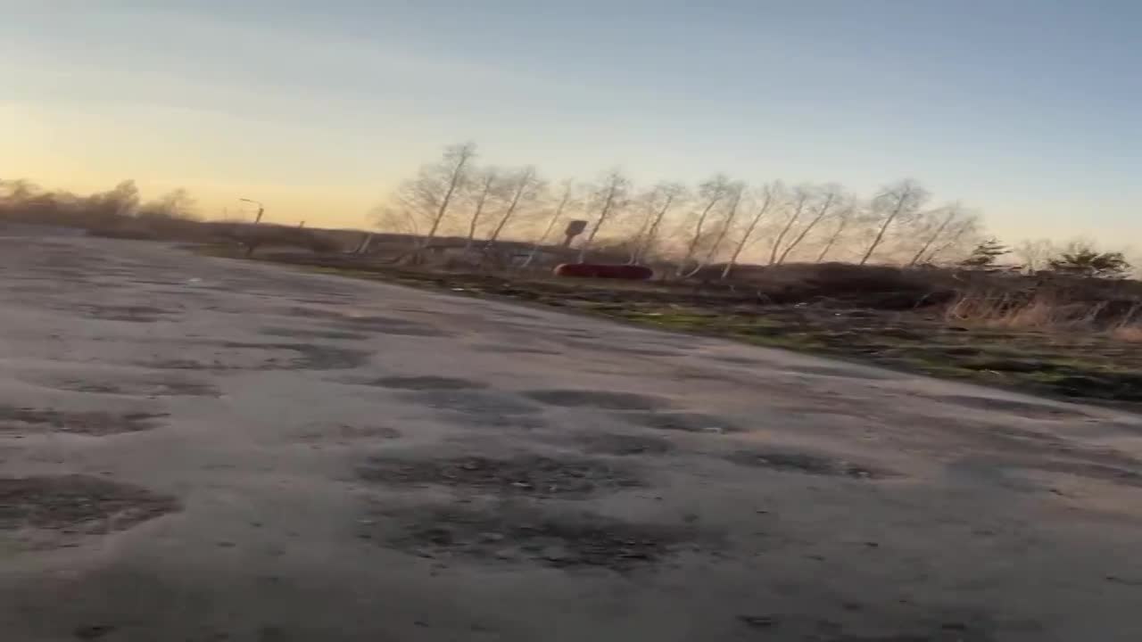 Жители деревни Малая Булгаковка жалуются на разбитую дорогу, до которой властям нет дела