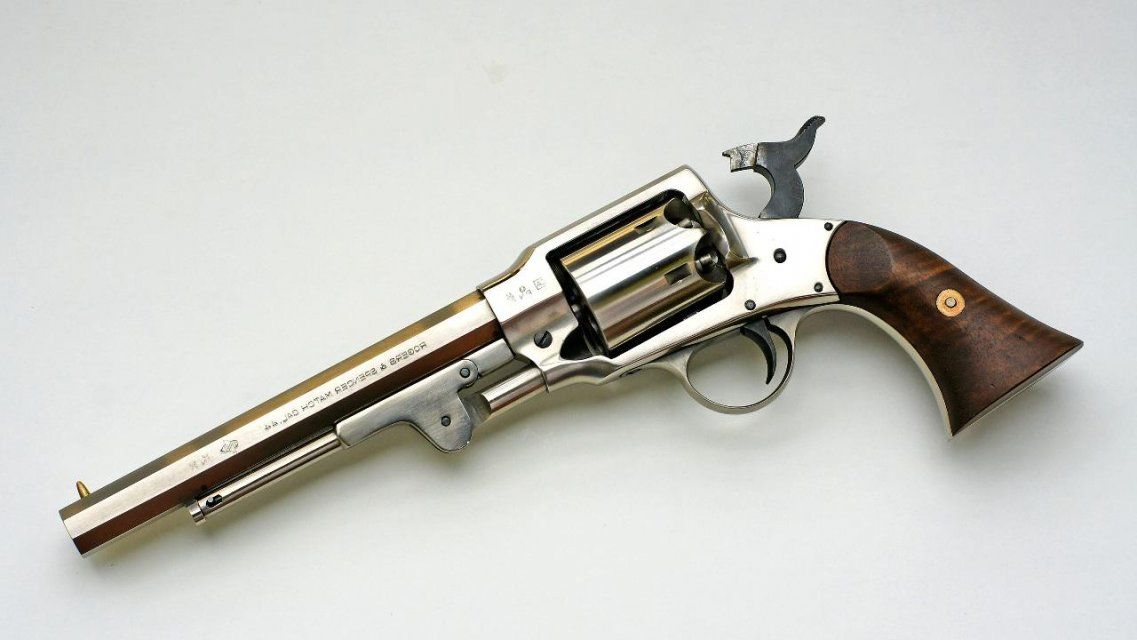 В Орле отец и сын пойдут под суд за изготовление револьвера