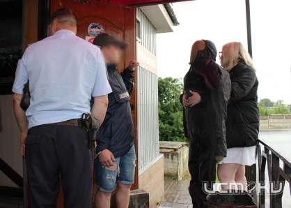 В Орле 21-летний юноша подозревается в убийстве 46-летнего мужчины В Орле 21-летний юноша подозревается в убийстве 46-летнего мужчины