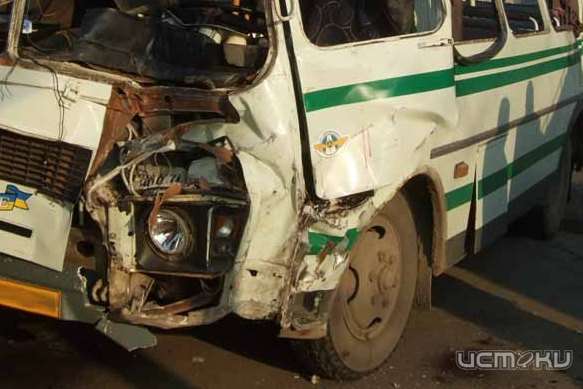 В Орле столкнулись маршрутка «ПАЗ» и «Нива»