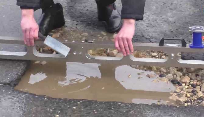 Клычков предложил своим подчиненным перейти от разговоров к действиям и ликвидировать лужу перед главным корпусом ОГУ им. Тургенева