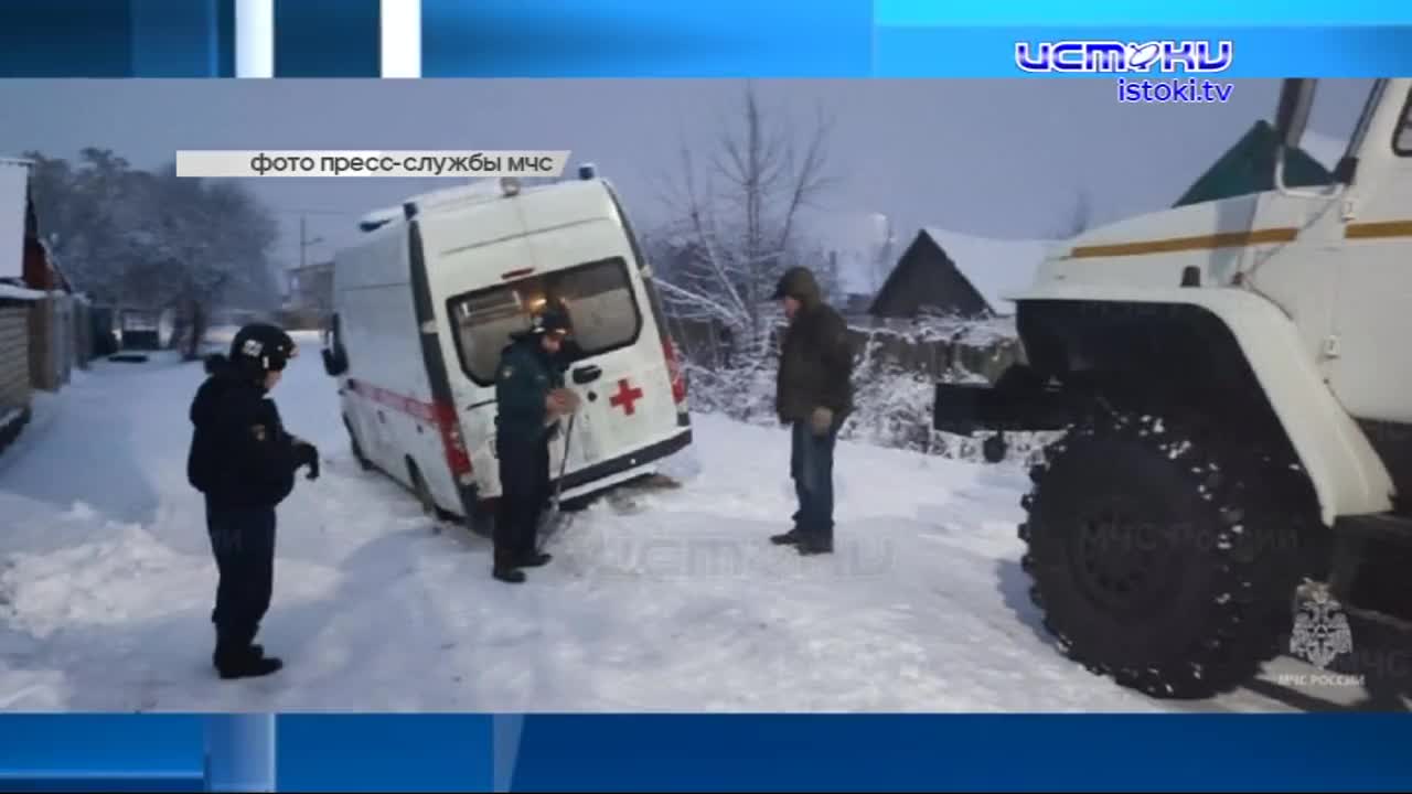 Накануне небесная канцелярия накрыла наш регион белым одеялом. Выпавший в большом количестве снег одним доставил радость, другим - неудобства