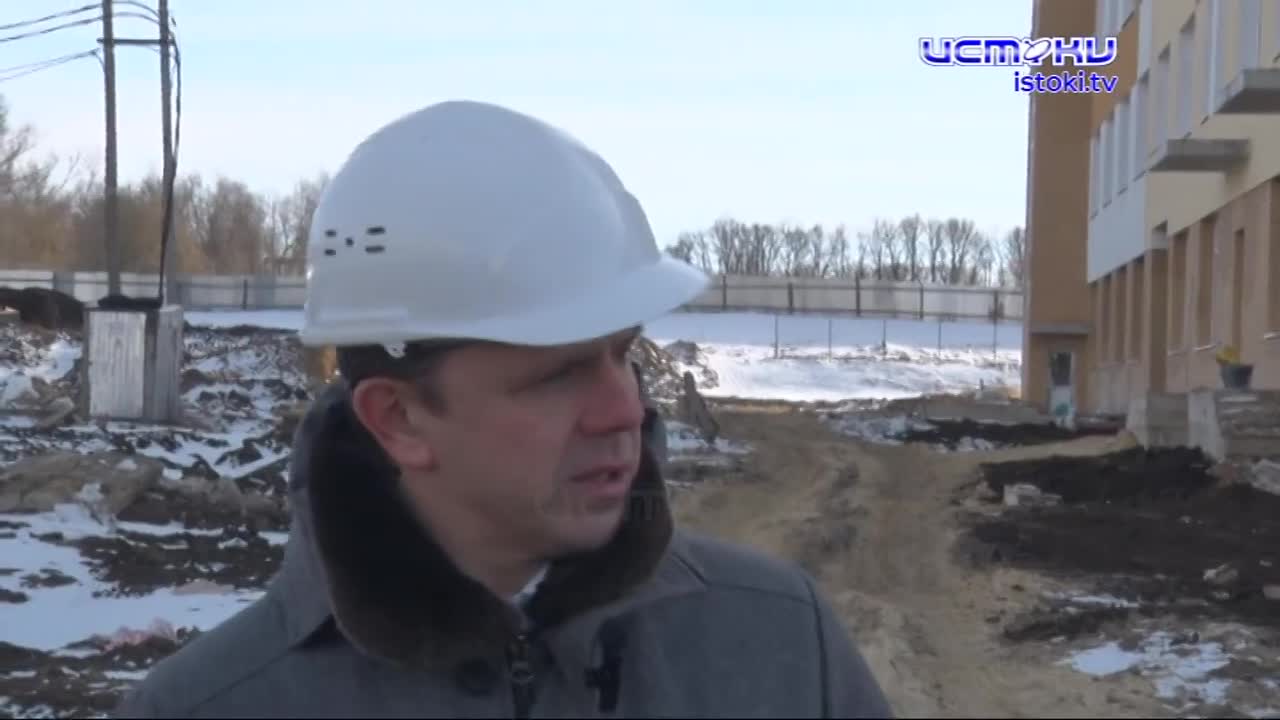 Нас не ждали, но мы пришли. Съёмочная группа "Истоков" присоединилась к губернаторскому променаду. Глава региона проинспектировал строительство школы ...