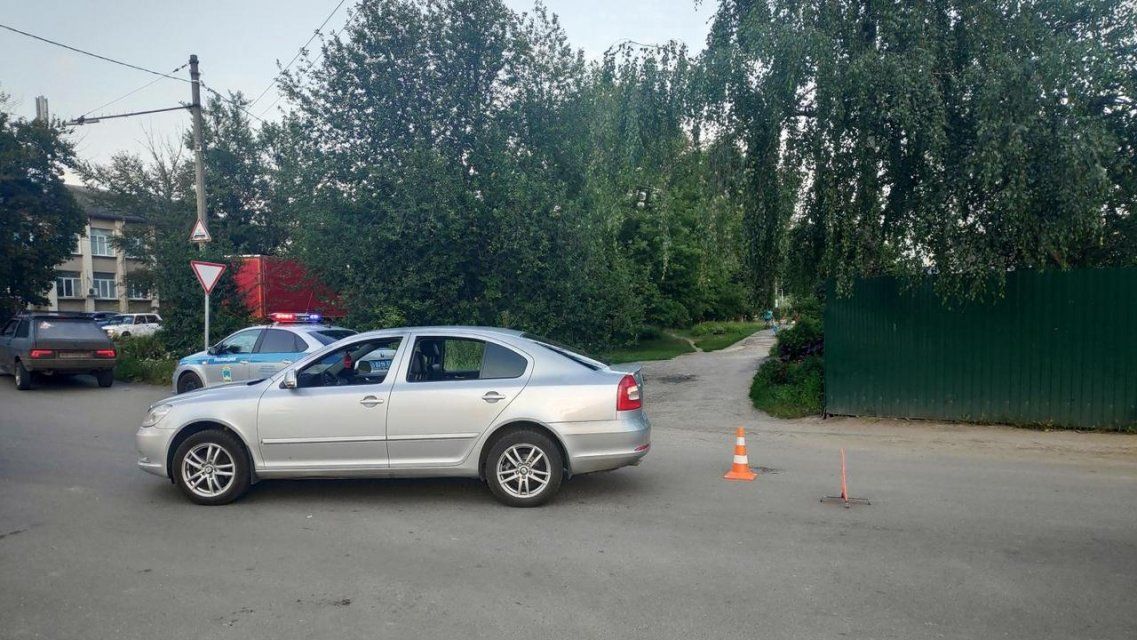 Велосипед против автомобиля: в Орле не смогли разъехаться две леди