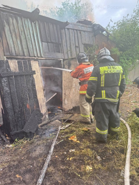 Пожар на Бульваре Победы: горел блок деревянных построек