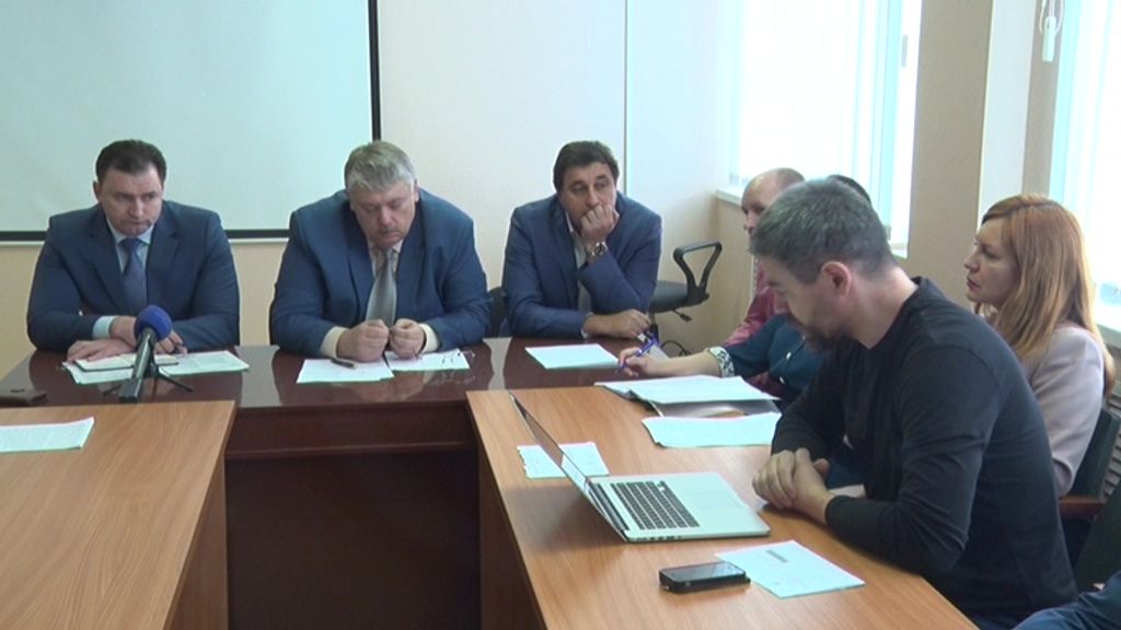 Орловские общественники снова спорят с Парахиным насчет завода ПВХ-покрытий 