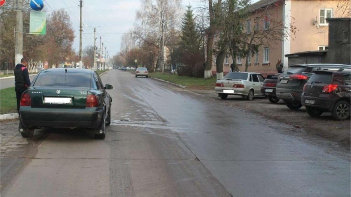 Опасный разворот: в Дмитровске столкнулись отечественное авто и иномарка