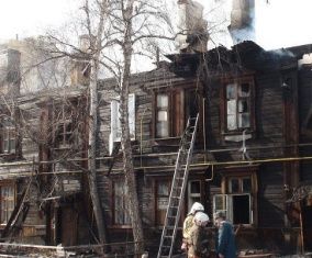 В Орле продолжают гореть расселенные дома