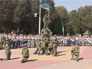 Никто кроме них. В Орле десантники отметили свой день 