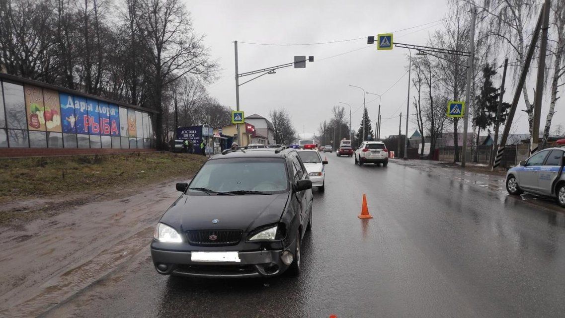 Под Орлом автомобилистка сбила на зебре девушку 