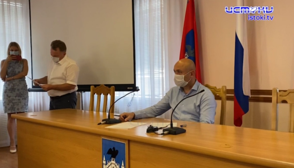 Мост, транспорт, школы. Депутатам "Справедливой команды" пришлось искать ответы на свои вопросы прямо в кабинете мэра Юрия Парахина