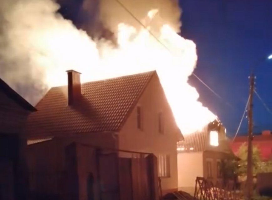 Народный корреспондент прислал видео с места серьезного пожара