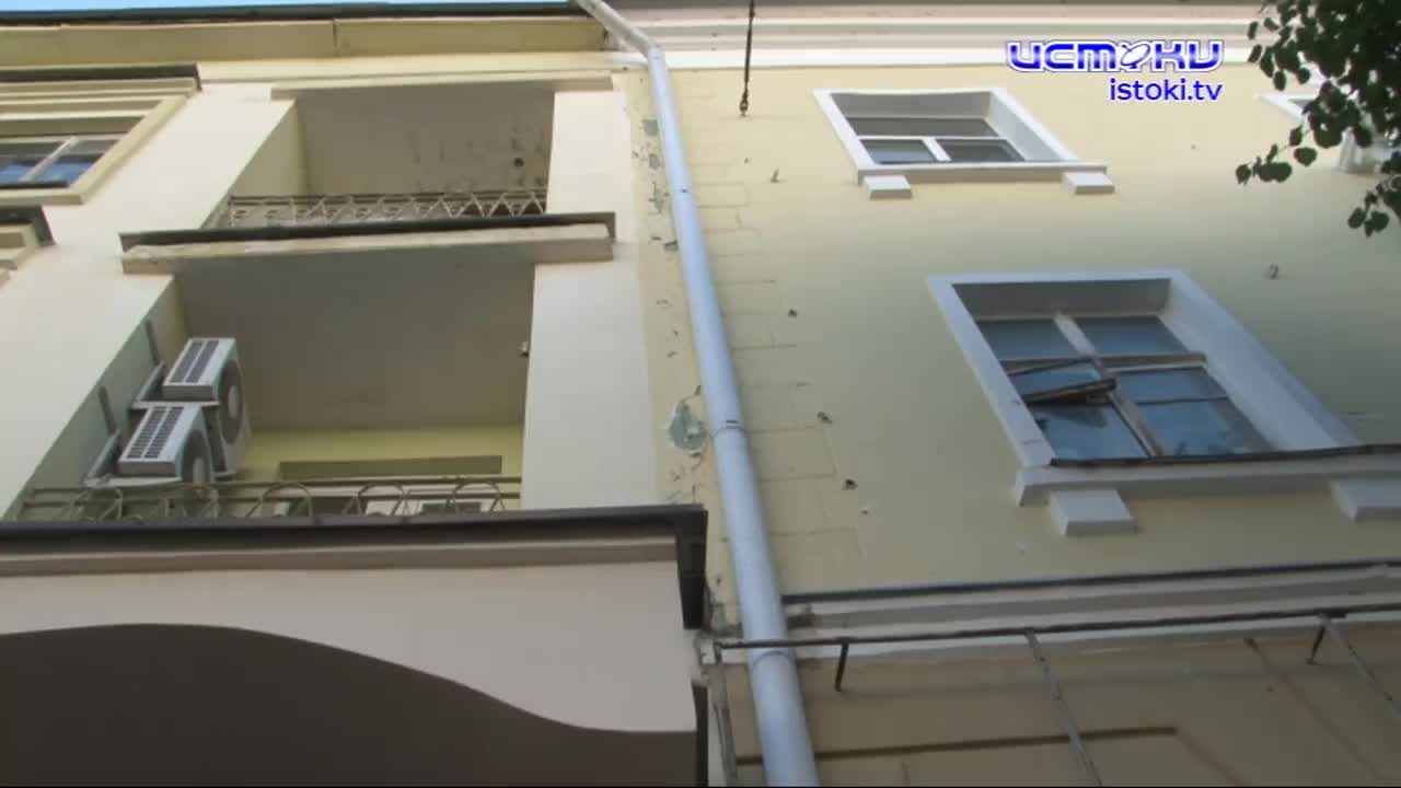 Не все освещение одинаково красиво. Орловчане крутят у виска от решения чиновников подсветить орловские здания. Некоторые из них после этого становятс...