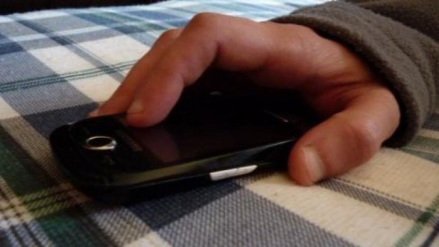 Новый знакомый из кафе украл у орловчанина телефон