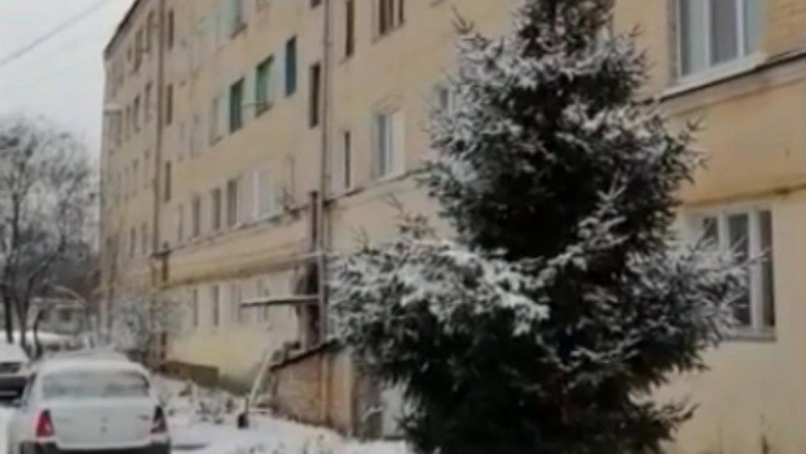 ВИДЕО: ветерану боевых действий в Орле выдали комнату в убитой общаге