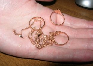 26-летний орловчанин похитил у знакомой золотые украшения