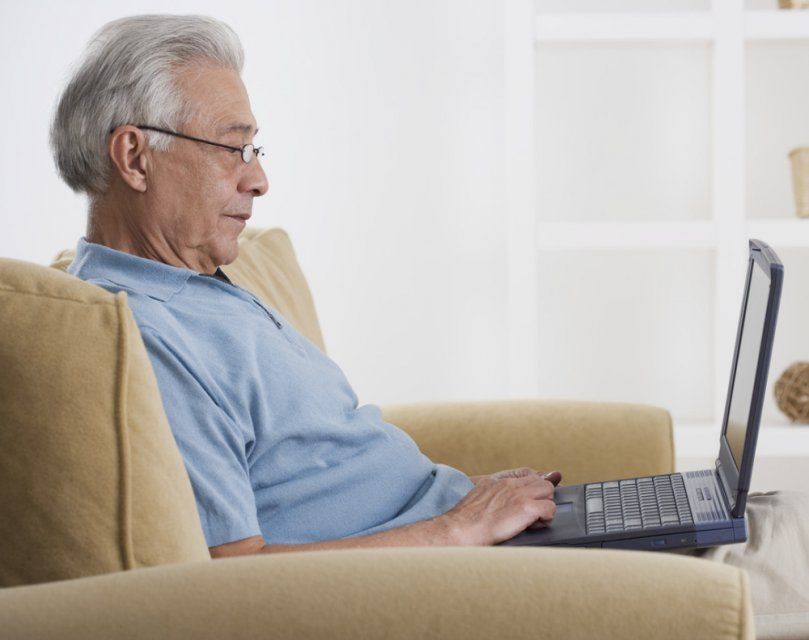 Для орловчан старше 65 лет, прошедших вакцинацию от COVID-19, могут снять ограничения