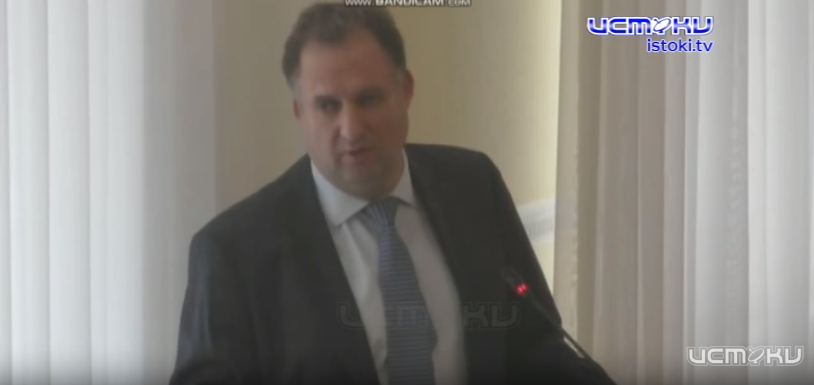 В том числе за плохие дороги "Орелгосзаказчику" предъявлено исков на миллиарды. В том числе за плохие дороги "Орелгосзаказчику" предъявлено исков на миллиарды.