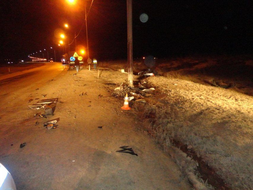 ДТП под Орлом: «Опель» врезался в бетонную опору и съехал с трассы