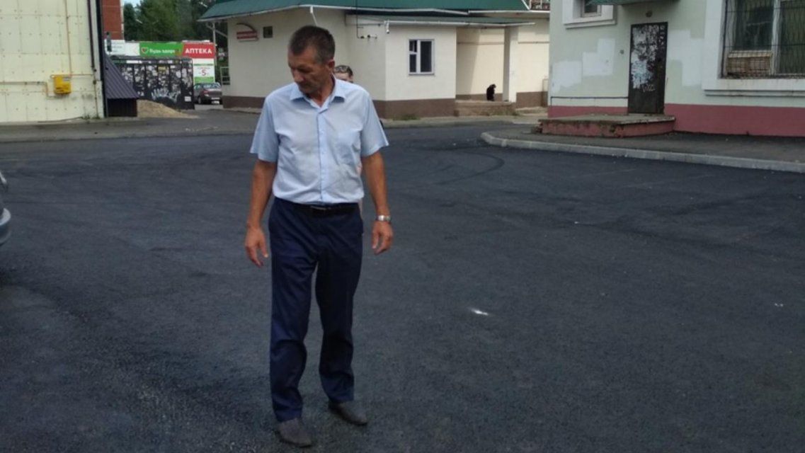 «90-е возвращаются»: Вдовина припугнул полицией подрядчик по ремонту двора