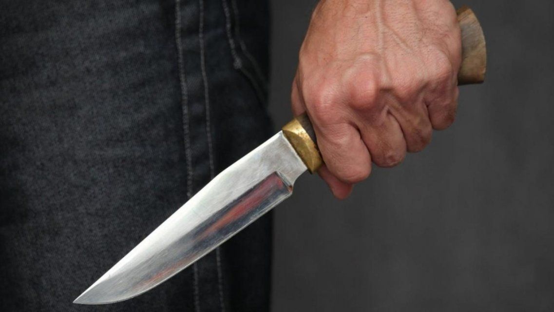 Житель Орловщины зарезал собутыльника двумя ножами