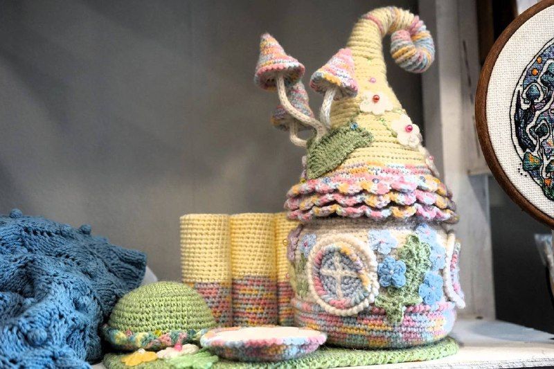 Накануне в центре Орла рукодельницы из разных городов, а также Турции и Белоруссии вязали на публике