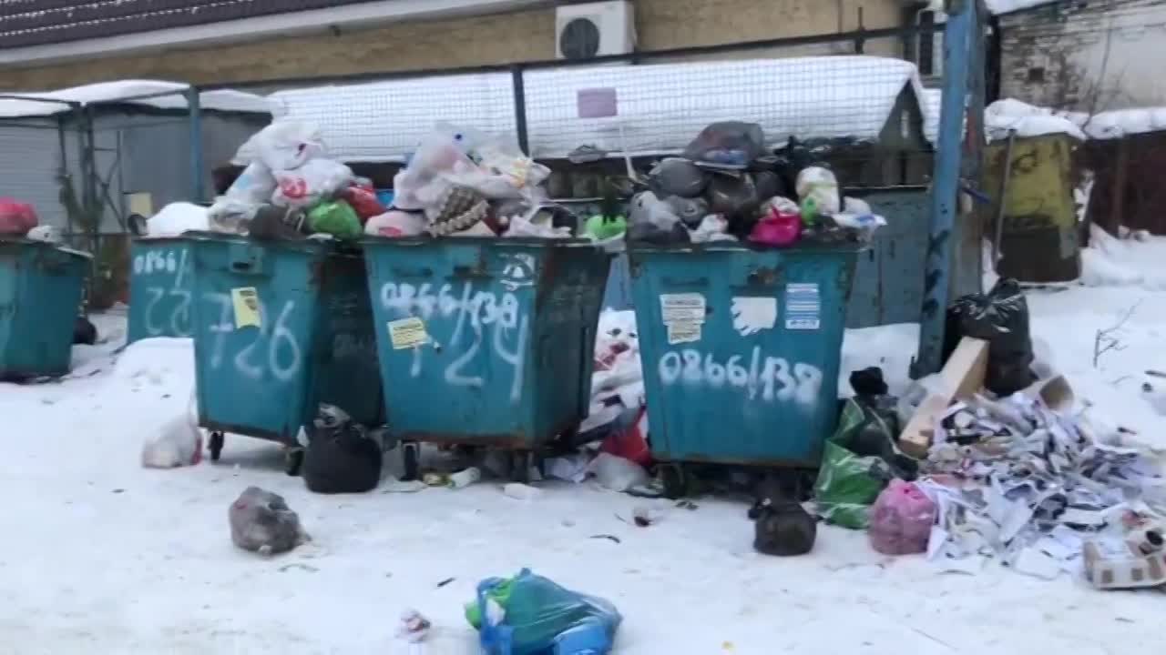 Воз и ныне там. УК «Зеленая роща» никак не может решить проблему с вывозом мусора на ул. 4-я Курская в Орле