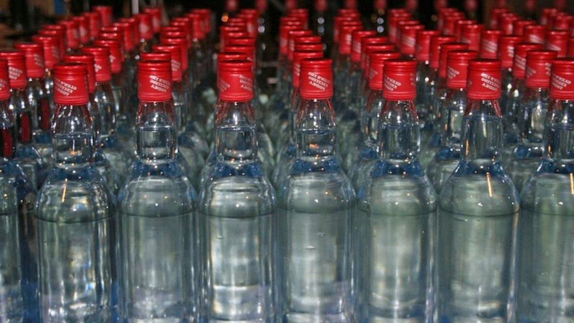 В год на одного жителя Орловской области приходится 3,7 литра водки