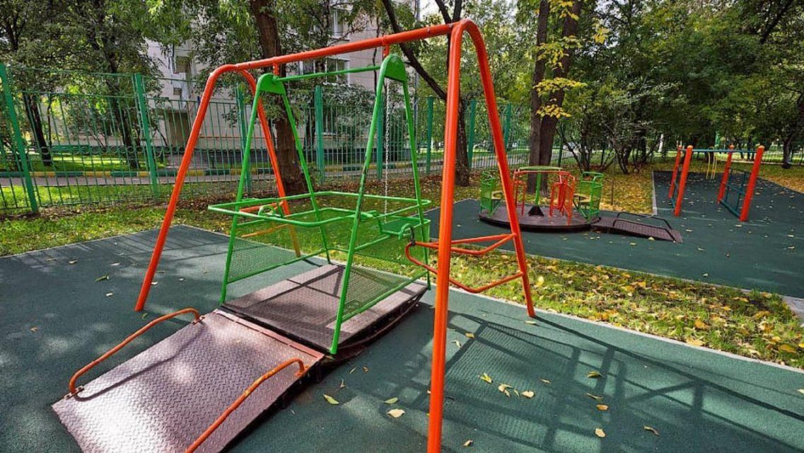 На Орловщине чиновница ответит за гибель мальчика на детской площадке