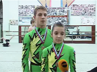 Орловские акробаты стали чемпионами ЦФО
