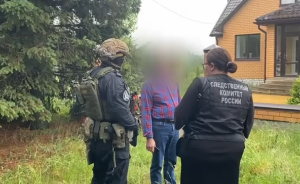 У главы Должанского района и председателя райсовета проводят обыски