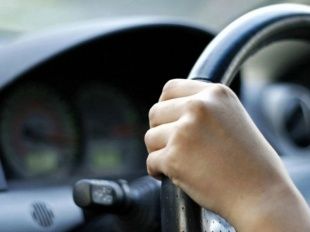 В Колпнянском районе подросток угнал машину