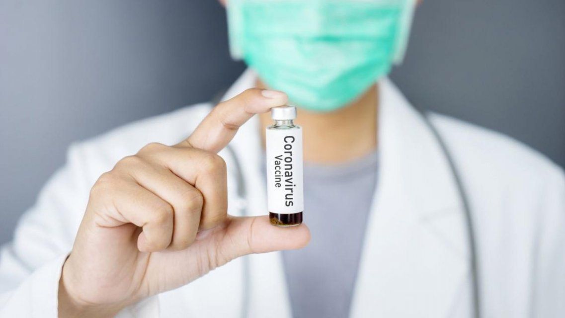 Орловских медиков еще не начали прививать от COVID-19 из-за бюрократизма 