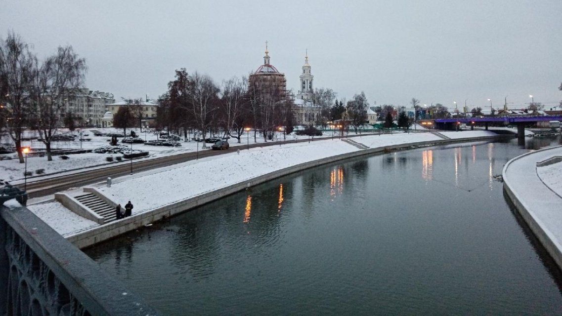 «А снег идет, а снег идет...»: зимняя погода накрыла Орел