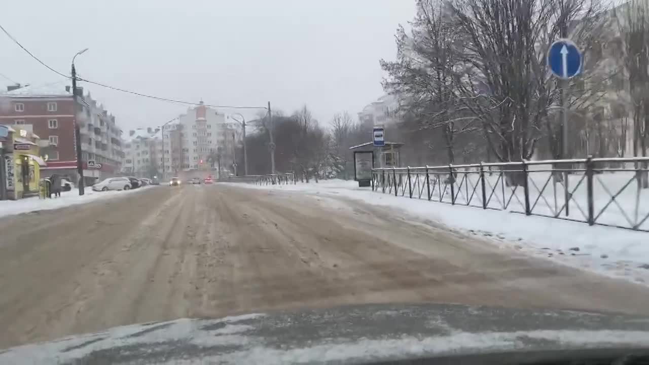 Технику купили и спрятали. Орловчане жалуются на заваленный снегом город