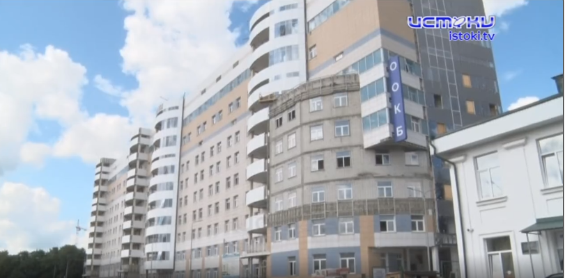 "Руководство понимает, что это у президента на контроле?" Прокурор Орловского региона съездил в строящийся почти 20 лет медцентр 