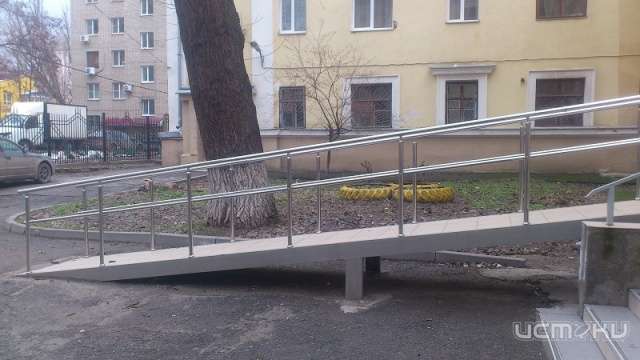 В Орле поймали троих подростков, ворующих пандусы с подъездов