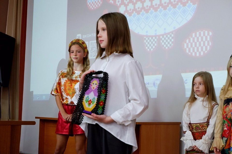 Ребята, проходящие длительное лечение в орловской детской больнице, стали зрителями модного показа