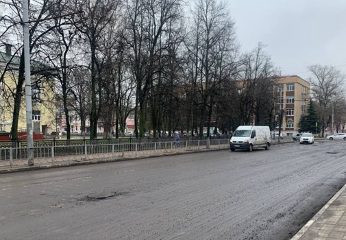 В Орле продолжается ямочный ремонт