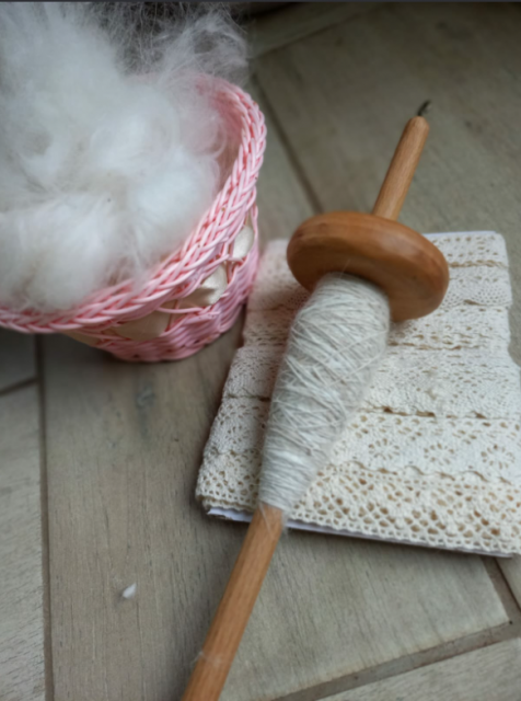 Орловчанам показывают как делали одежду и домашний текстиль наши прапрабабушки