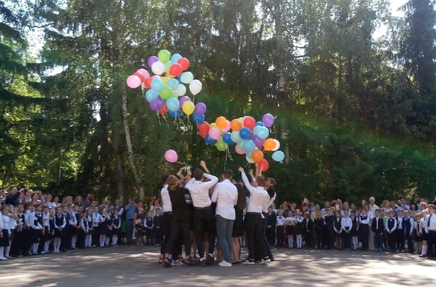 Сегодня в Орле прощаются со школой более 1500 одиннадцатиклассников