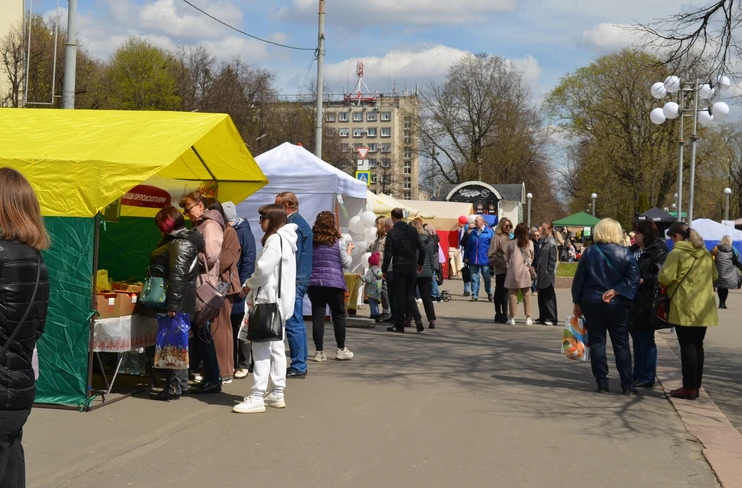  "Мы готовим только такие продукты, которые с удовольствием едим сами, кормим своих детей и рекомендуем своим друзьям": "Дмитровские продукты" стали участниками большой ярмарки на Первомай